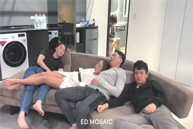 EDMosaic两对情侣一友人2男3女醉后大乱斗