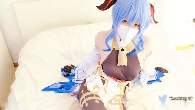 勁爆網紅美女『柚子貓』Cosplay旅行者甘雨的黑絲被塗滿了潤滑油呢…