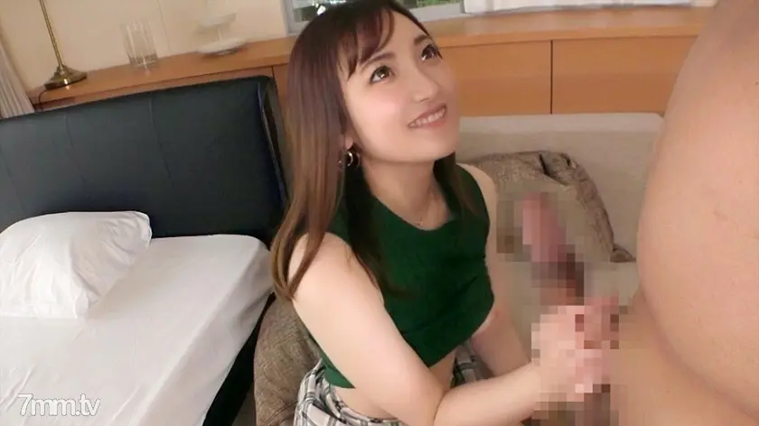 SIRO-4275网上AV应用AV体验拍摄1355第一枪36岁魅力十足不雅光泽的声音在房间里回荡36岁长著一张年轻脸庞的成熟女人被一个小伙子羞辱笑没有姐姐的房间